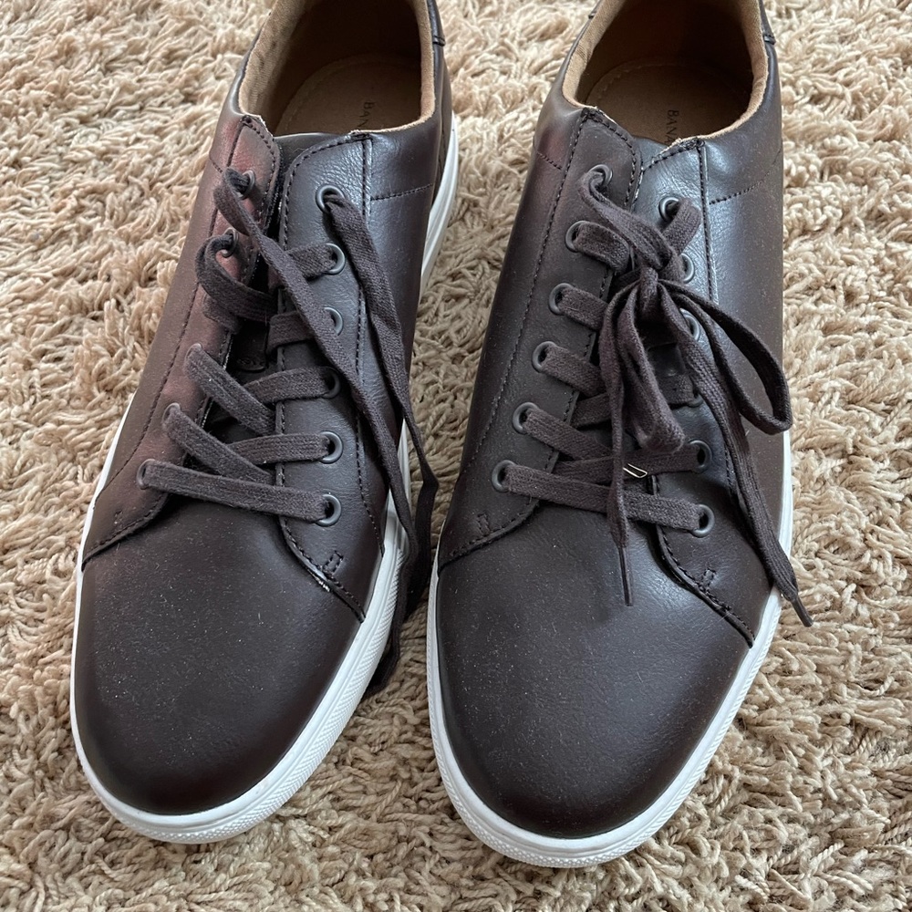 Men’s Black Banana Republic shoes. Size 12